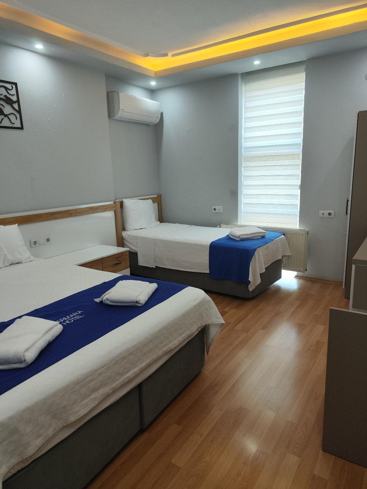 The Family Room, the open-buffet breakfast and the hotel entrance — Hotel Marmara, central Çanakkale